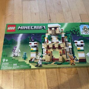 LEGO Minecraft The Iron Golem Fortress 21250 - Sealed
